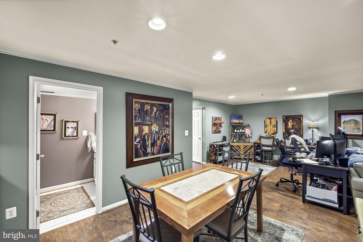 Home Office, Interior, Recessed Lighting, Wood Texture Flooring