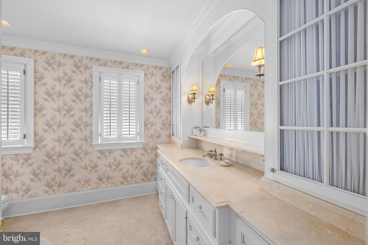 Bathroom, Interior, Recessed Lighting