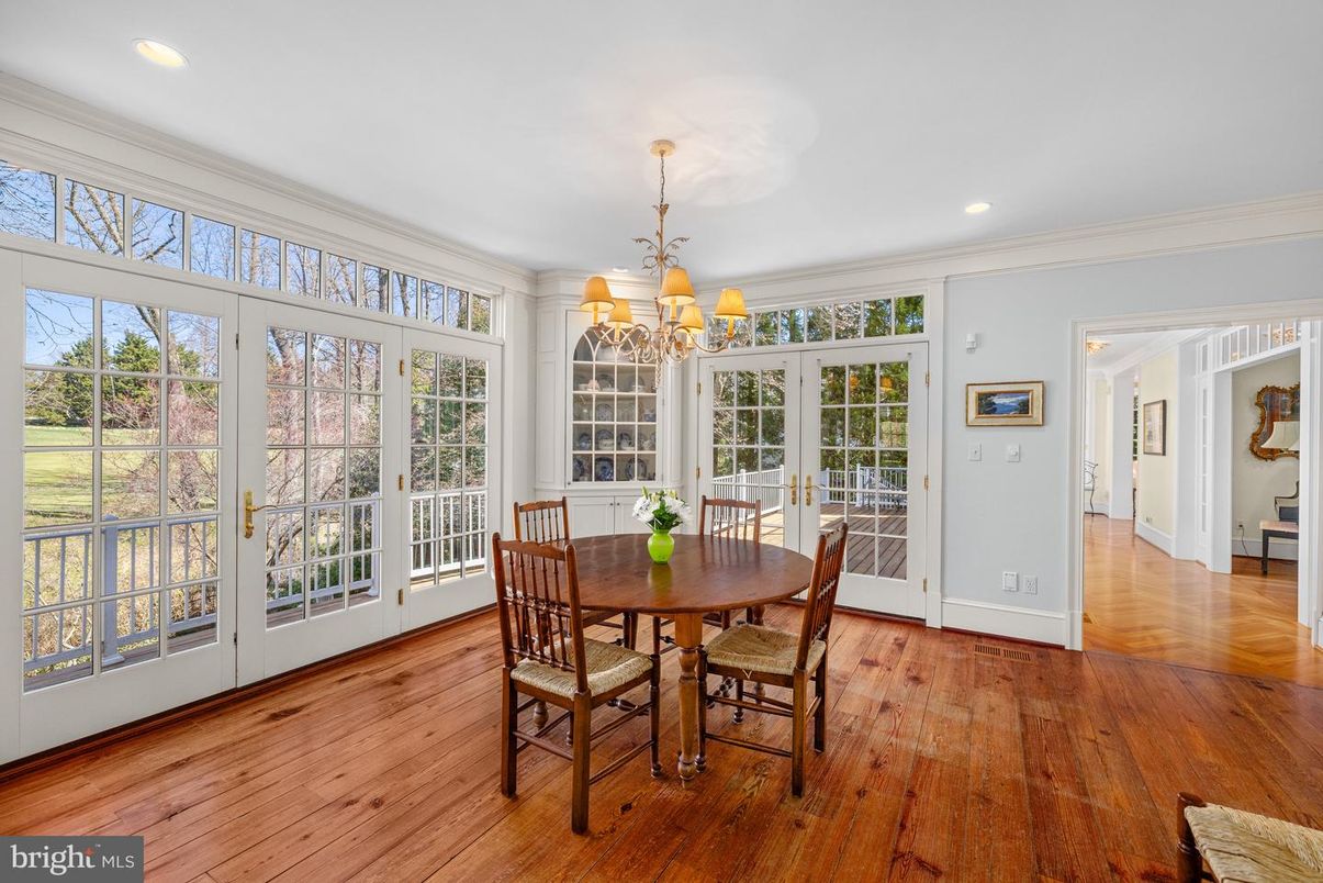 Chandelier, Dining room, Interior, Recessed Lighting, Wood Texture Flooring