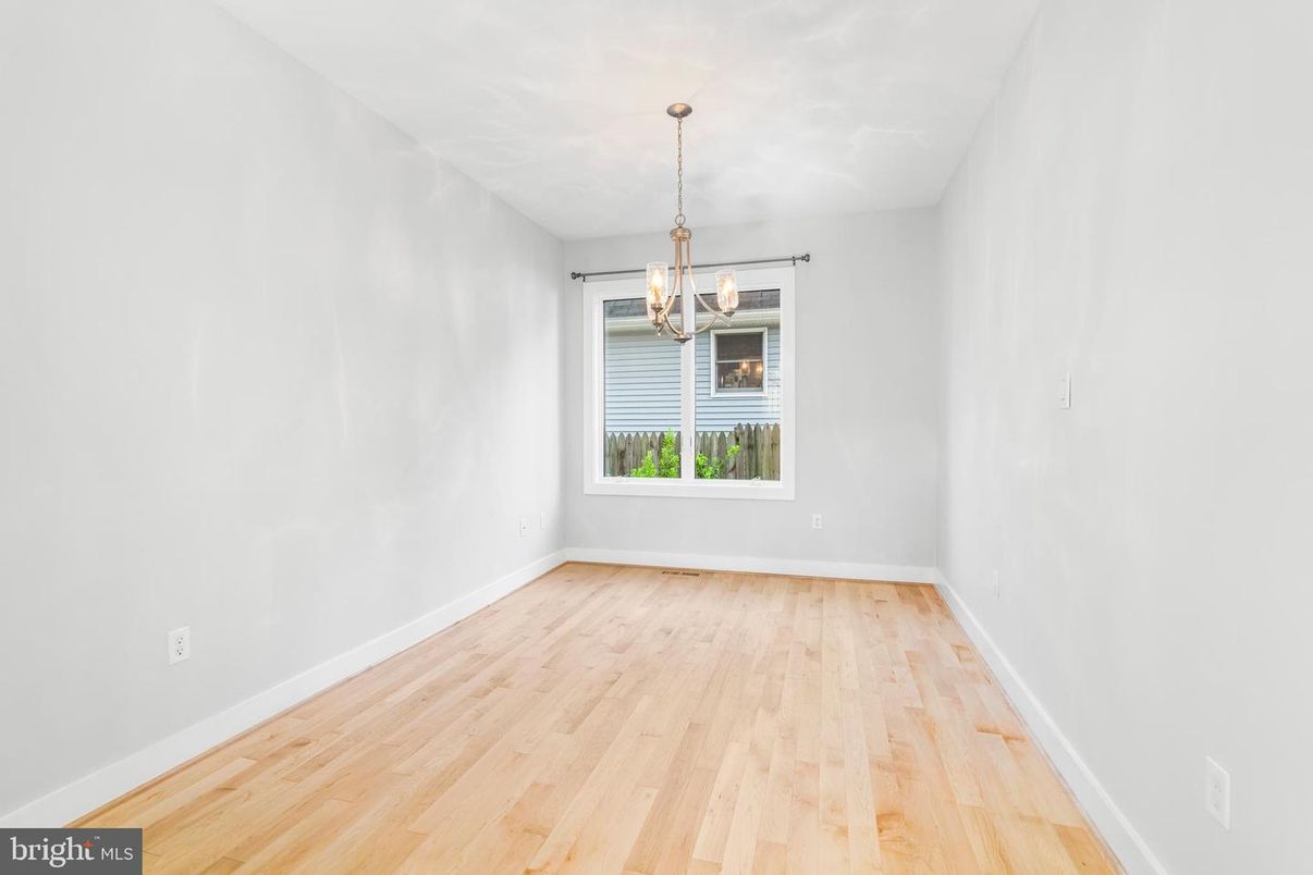 Chandelier, Empty room, Interior, Wood Texture Flooring