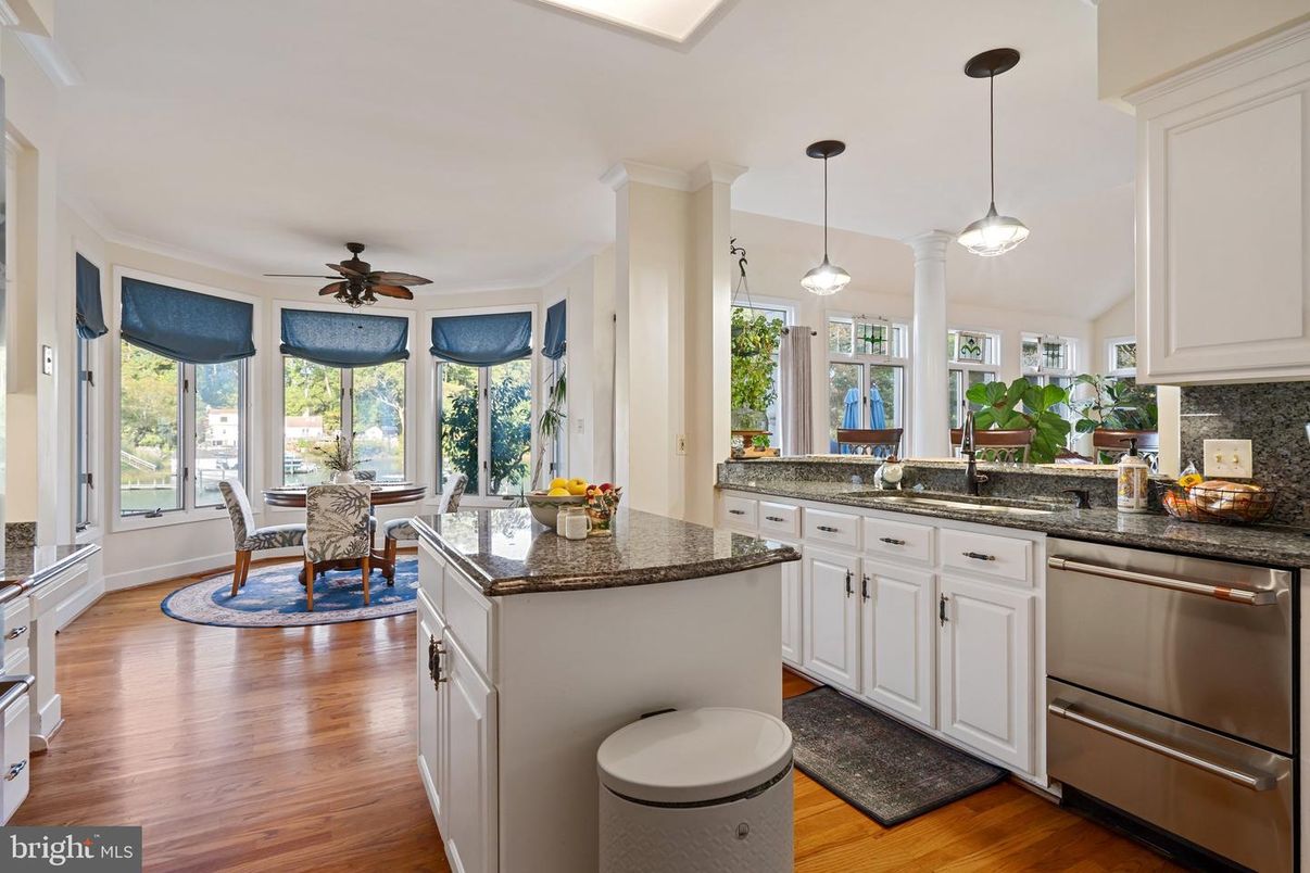 Dining room, Interior, Kitchen, Pendant Lights, Wood Texture Flooring