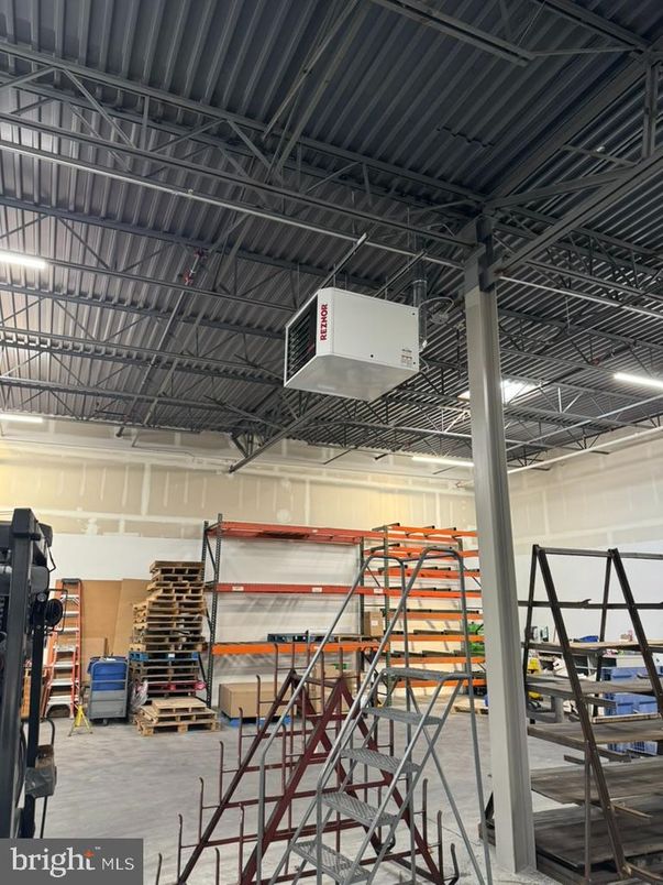 Fitness Equipment, Interior, Recessed Lighting