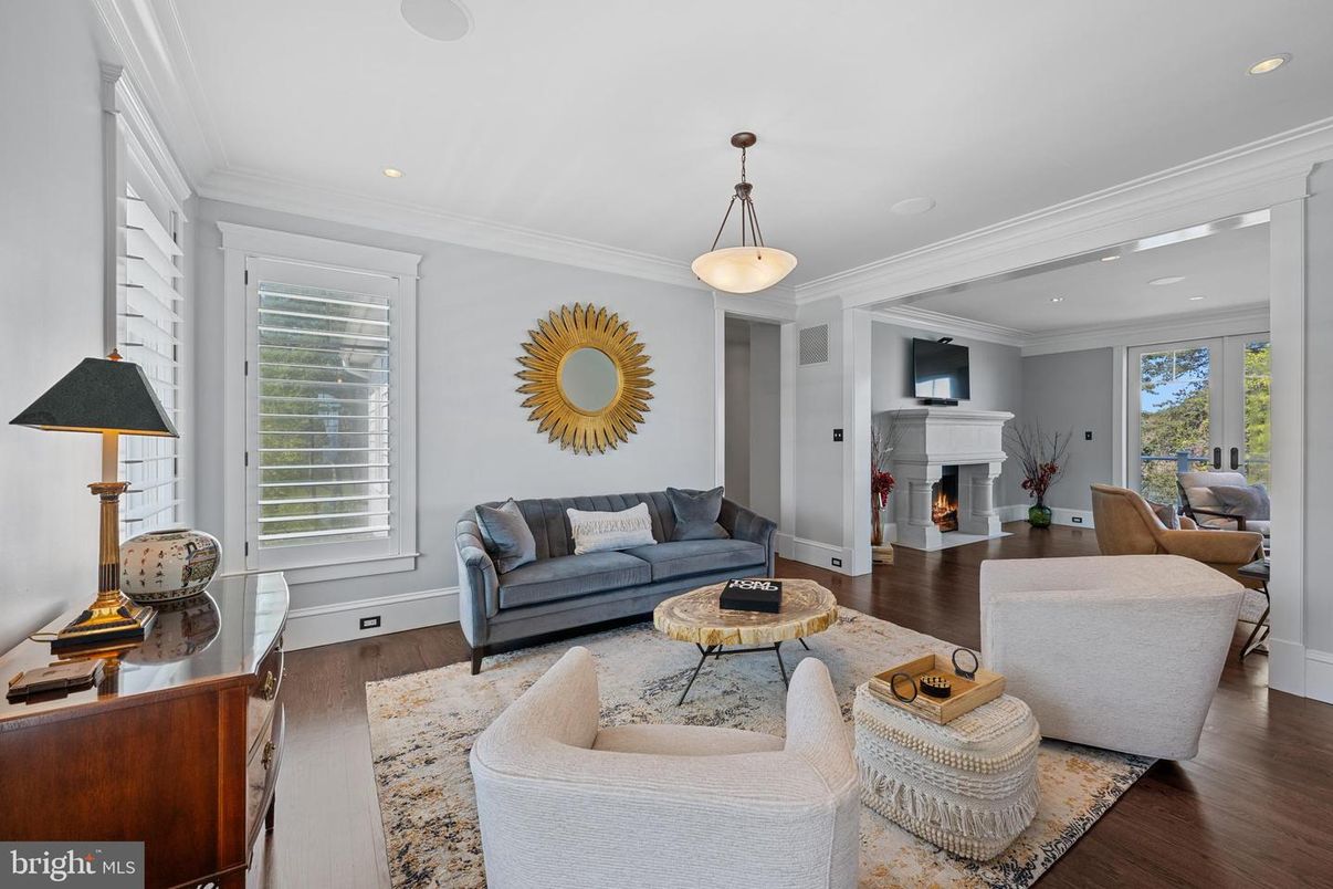 Fireplace, Interior, Living room, Pendant Lights, Recessed Lighting, Wood Texture Flooring