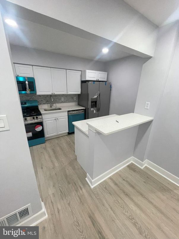 Interior, Kitchen, Recessed Lighting, Wood Texture Flooring