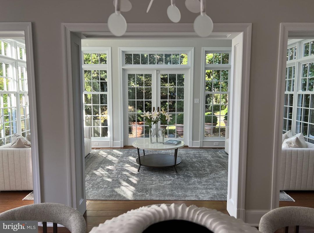 Interior, Pendant Lights, Sun Room, Wood Texture Flooring