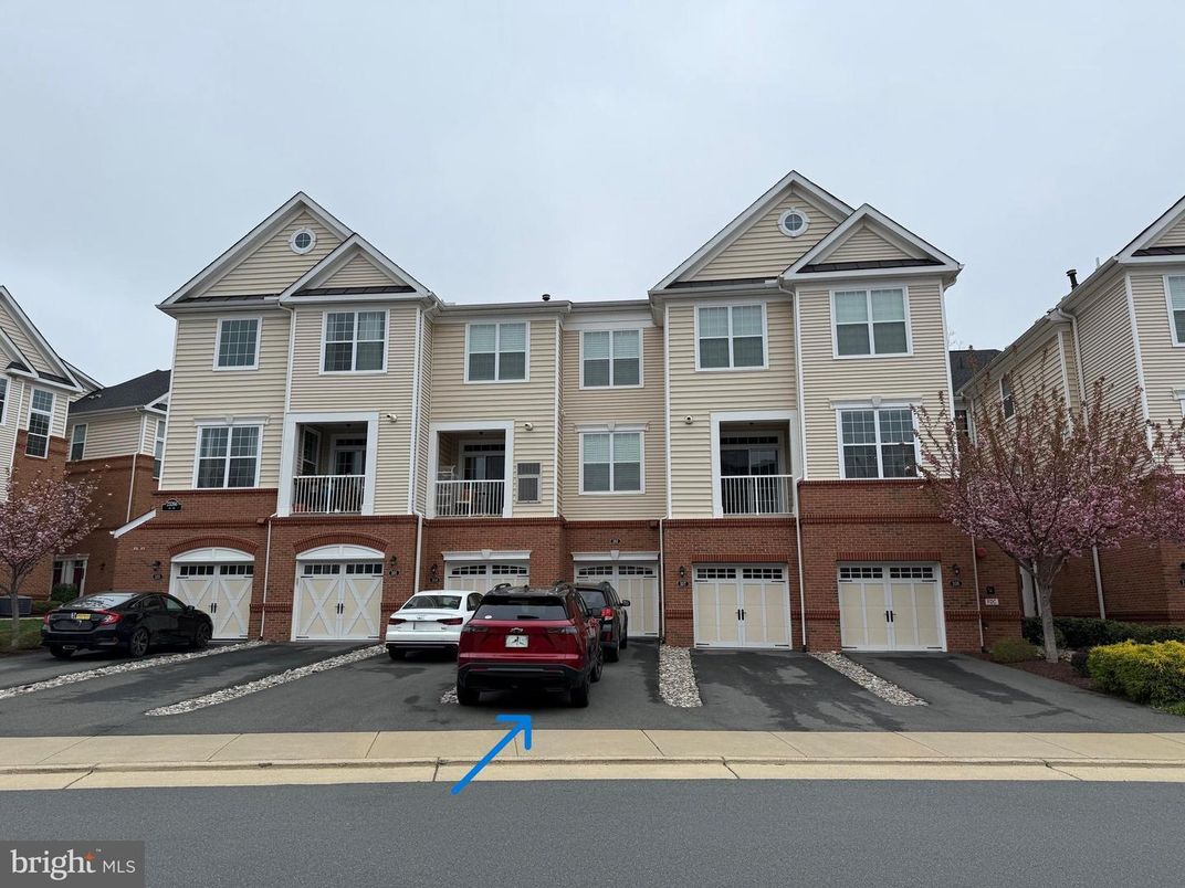 Attached, Exterior, Facade, Brick Facade, Rowhouse