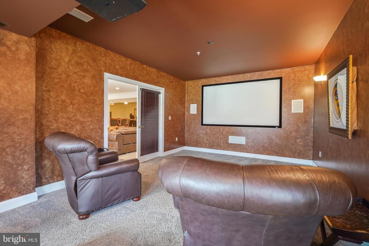 Interior, Projection Screen, Recessed Lighting, Theatre Room