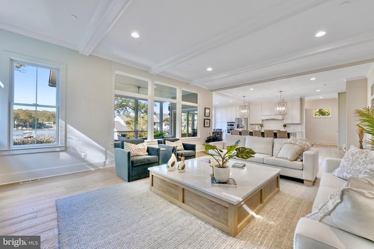 Chandelier, Interior, Kitchen, Living room, Pendant Lights, Recessed Lighting, Wood Texture Flooring