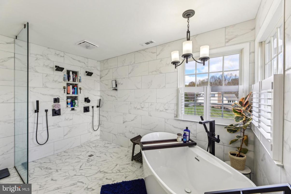 Bathroom, Interior, Marble, Marble Walls, Pendant Lights