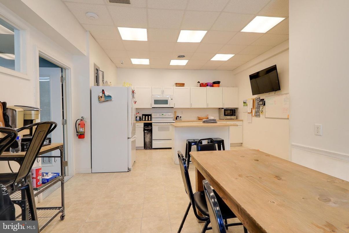 Dining room, Interior, Kitchen, Recessed Lighting