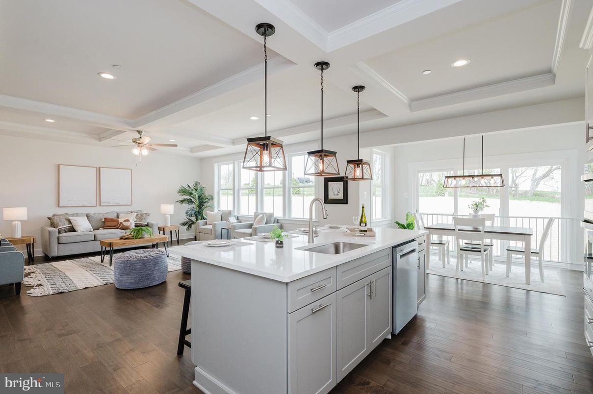 Dining room, Interior, Kitchen, Living room, Pendant Lights, Recessed Lighting, Stainless Steel Appliances, Wood Texture Flooring