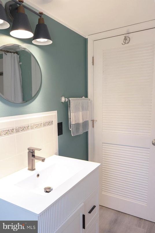 Bathroom, Interior, Wood Texture Flooring
