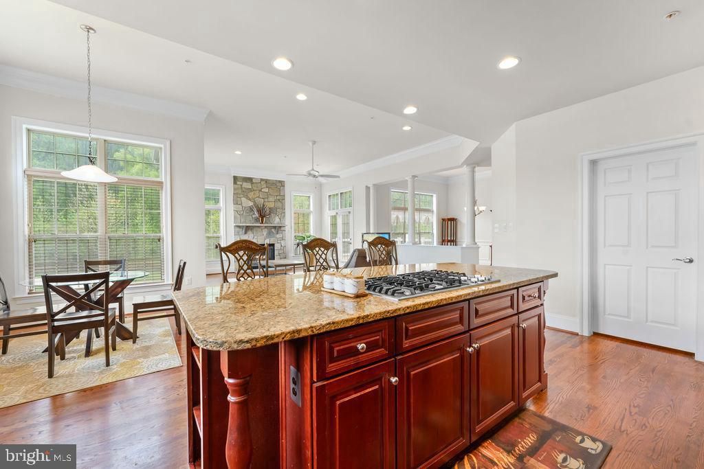Dining room, Interior, Kitchen, Pendant Lights, Recessed Lighting, Wood Texture Flooring