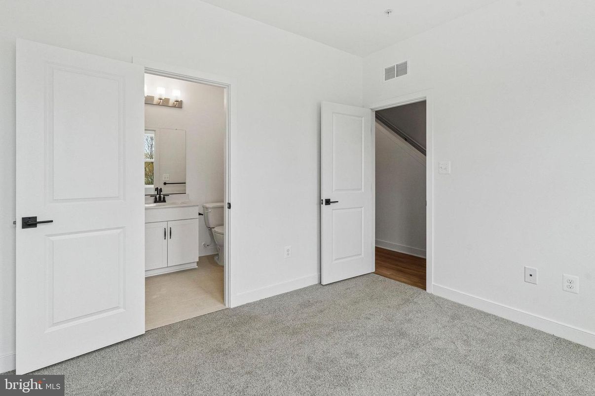 Bathroom, Empty room, Interior