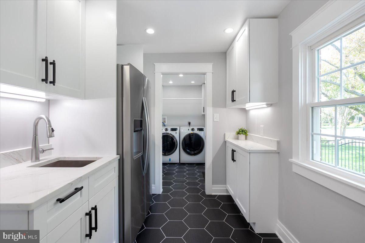 Interior, Recessed Lighting, Washer