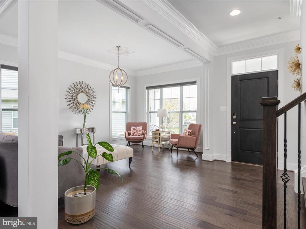 Interior, Living room, Pendant Lights, Recessed Lighting, Wood Texture Flooring