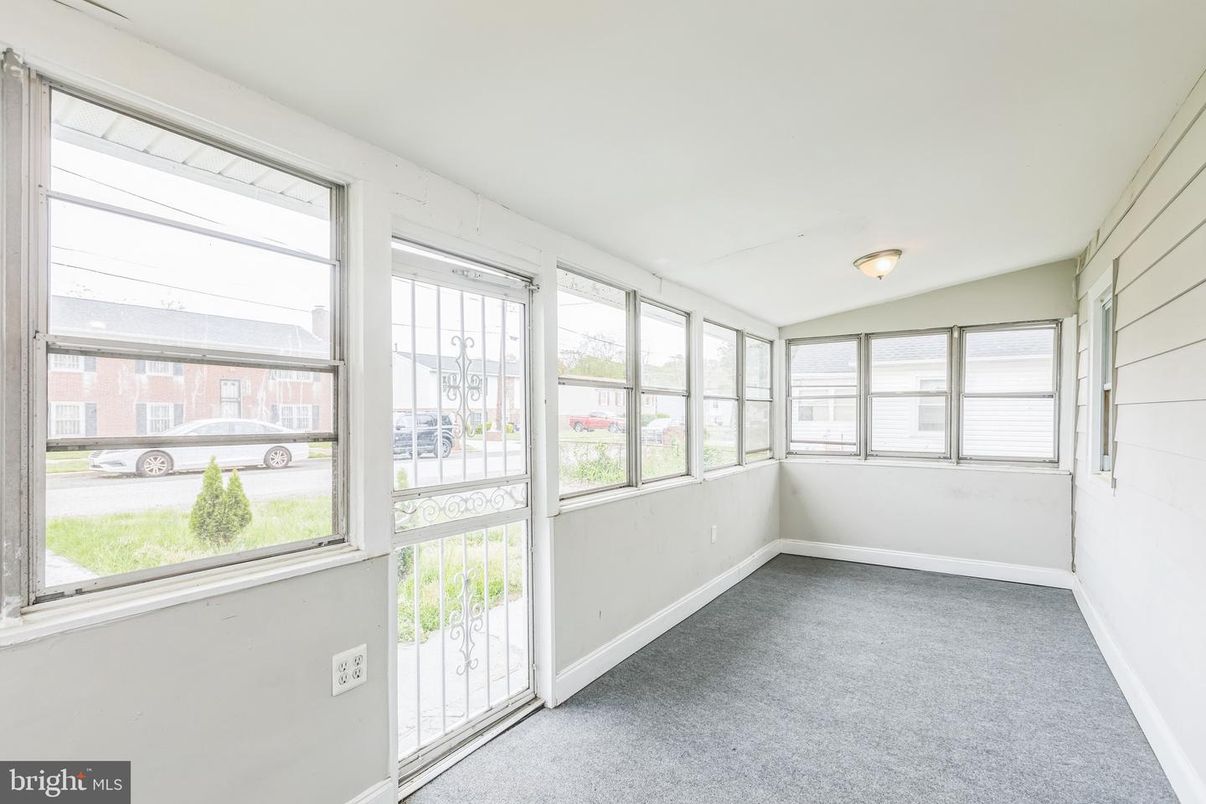 Empty room, Interior, Sun Room