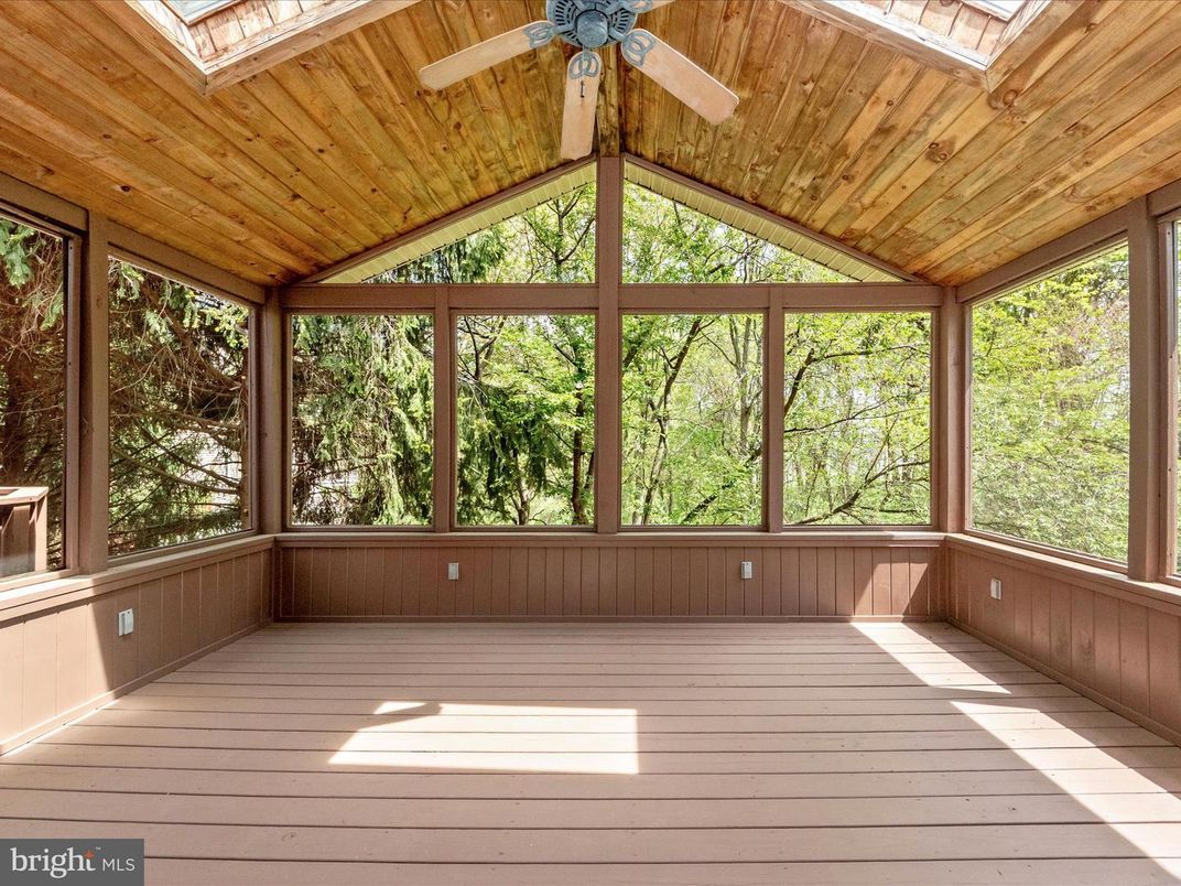 Interior, Sun Room, Wooden Ceilings, Wood Texture Flooring