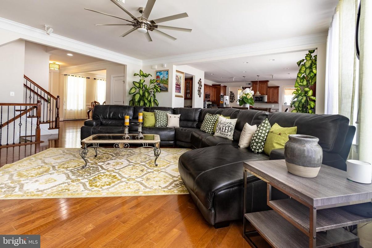 Interior, Kitchen, Living room, Recessed Lighting, Wood Texture Flooring