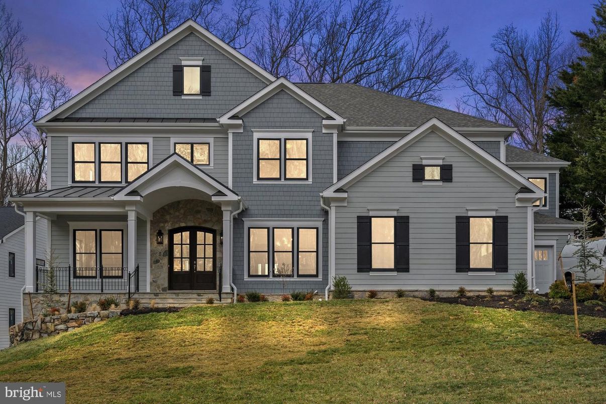 Exterior, Facade, Farmhouse