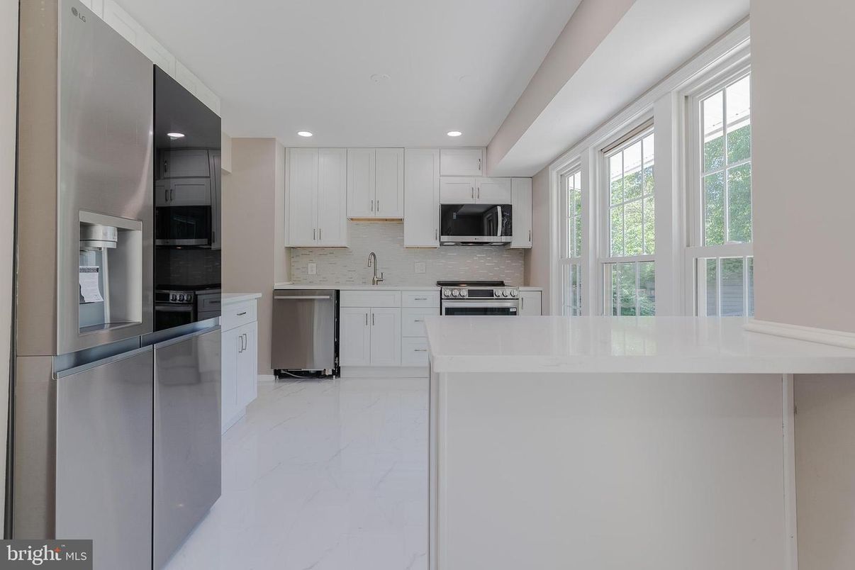 Interior, Kitchen, Marble, Recessed Lighting, Stainless Steel Appliances