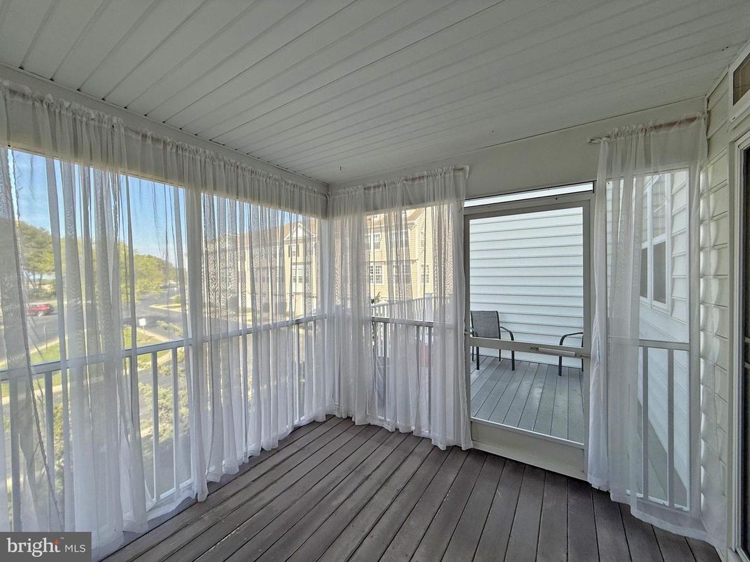 Interior, Sun Room, Wood Texture Flooring