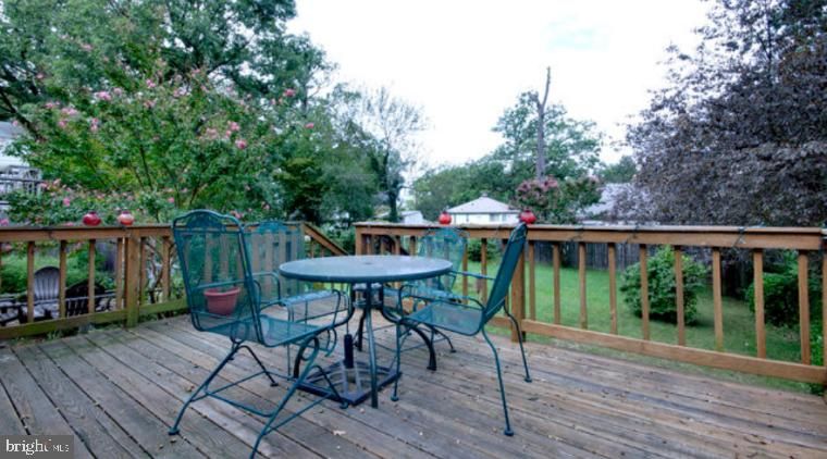 Exterior, Wood Texture Flooring