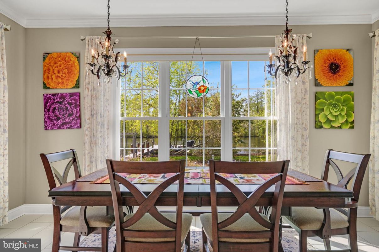 Chandelier, Dining room, Interior