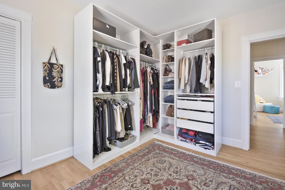 Interior, Walk-in Closets, Wood Texture Flooring