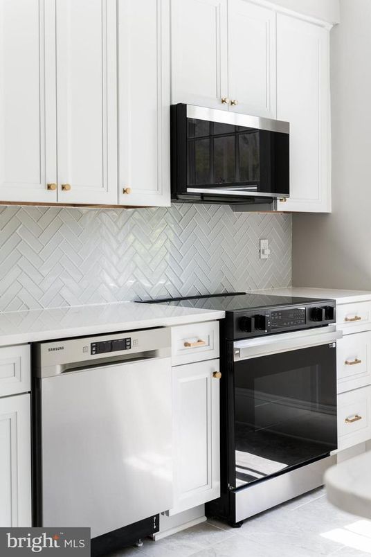 Interior, Kitchen, Stainless Steel Appliances