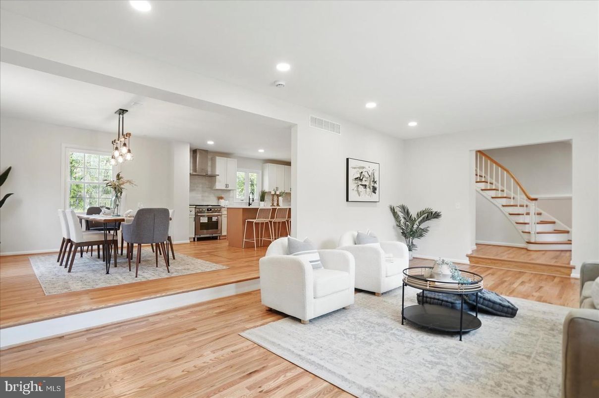 Dining room, Interior, Kitchen, Living room, Pendant Lights, Recessed Lighting, Stainless Steel Appliances, Wood Texture Flooring