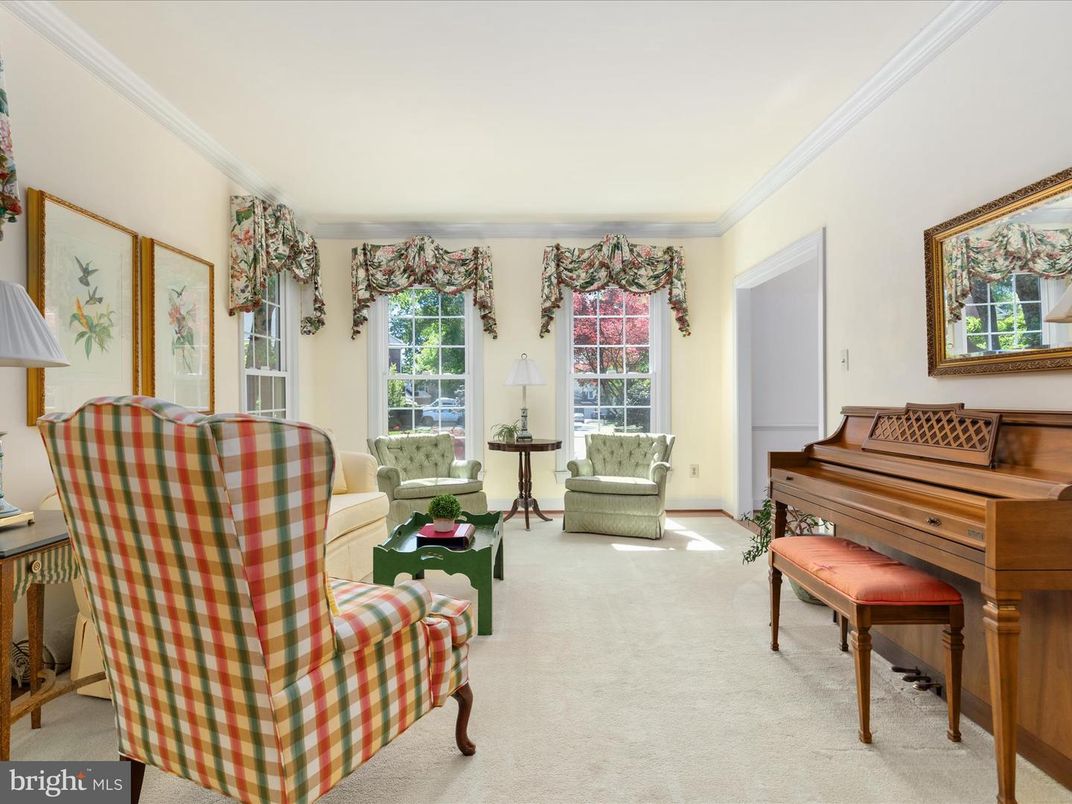 Interior, Living room, Piano