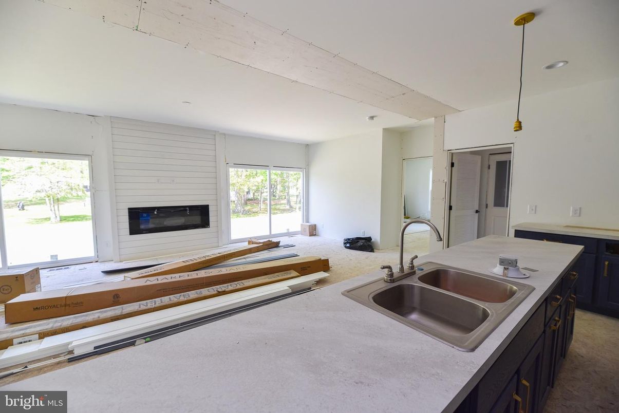 Fireplace, Interior, Kitchen, Pendant Lights, Recessed Lighting