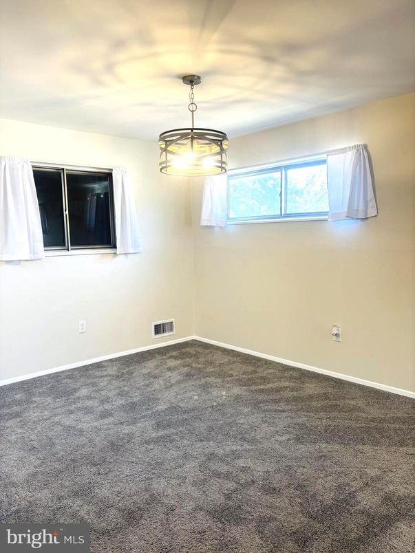 Empty room, Interior, Pendant Lights