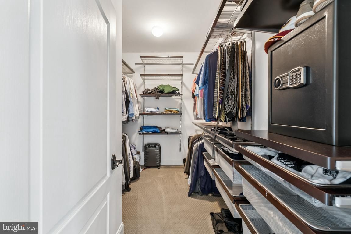Interior, Walk-in Closets