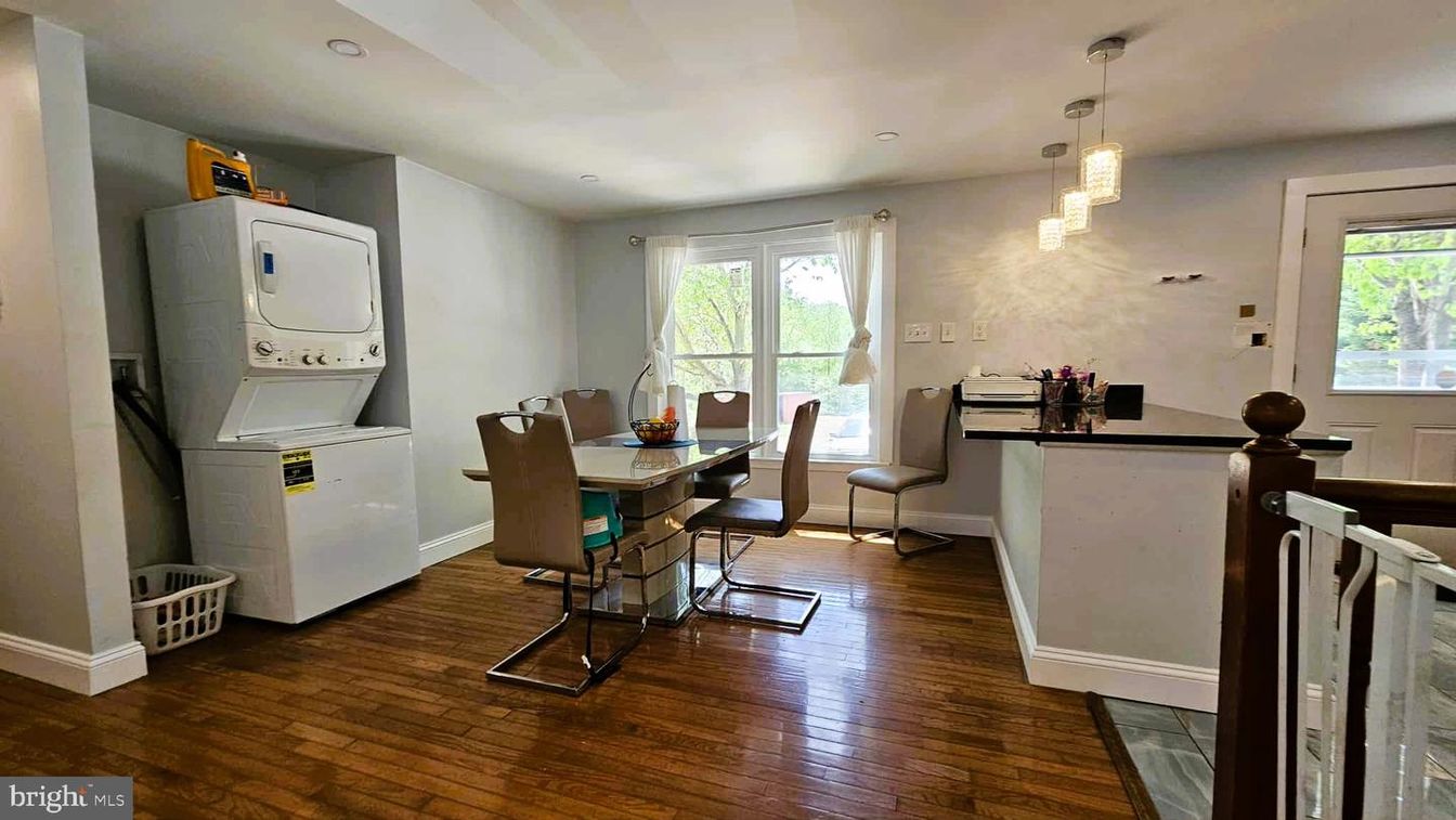 Home Office, Interior, Pendant Lights, Recessed Lighting, Wood Texture Flooring