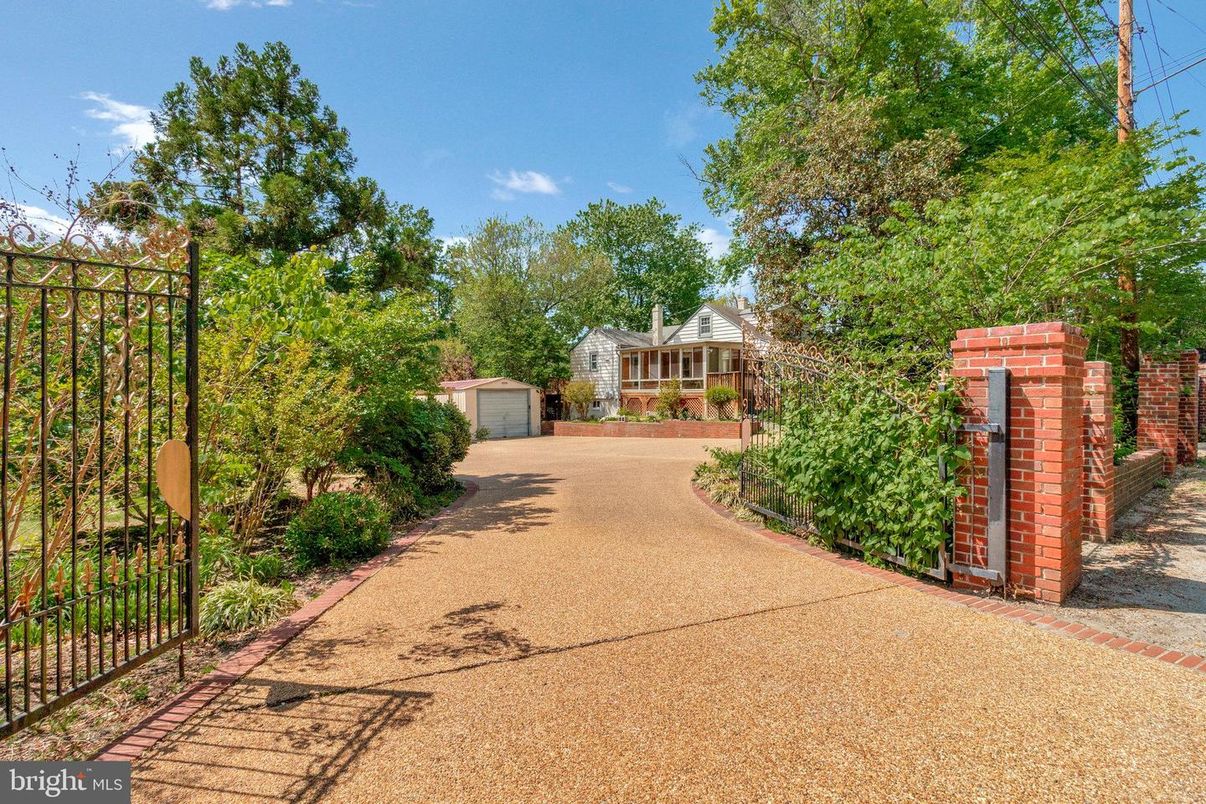 Detached Garage, Exterior