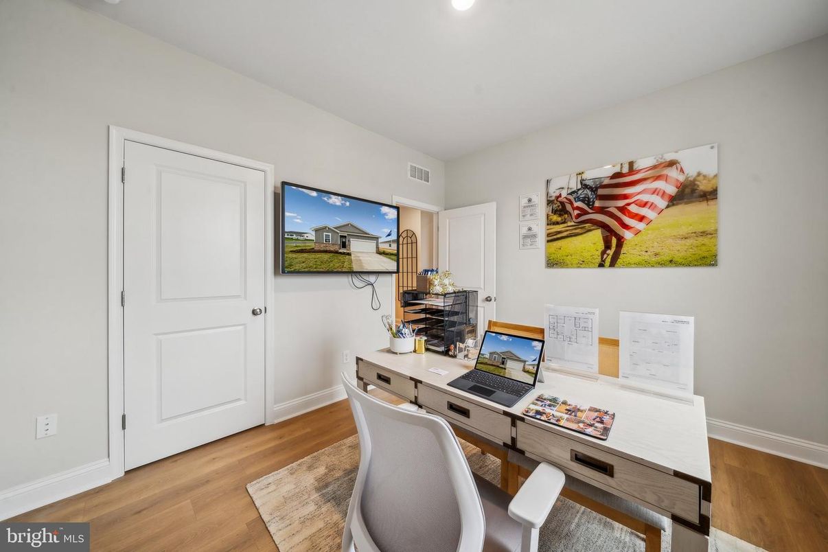 Home Office, Interior, Recessed Lighting, Wood Texture Flooring