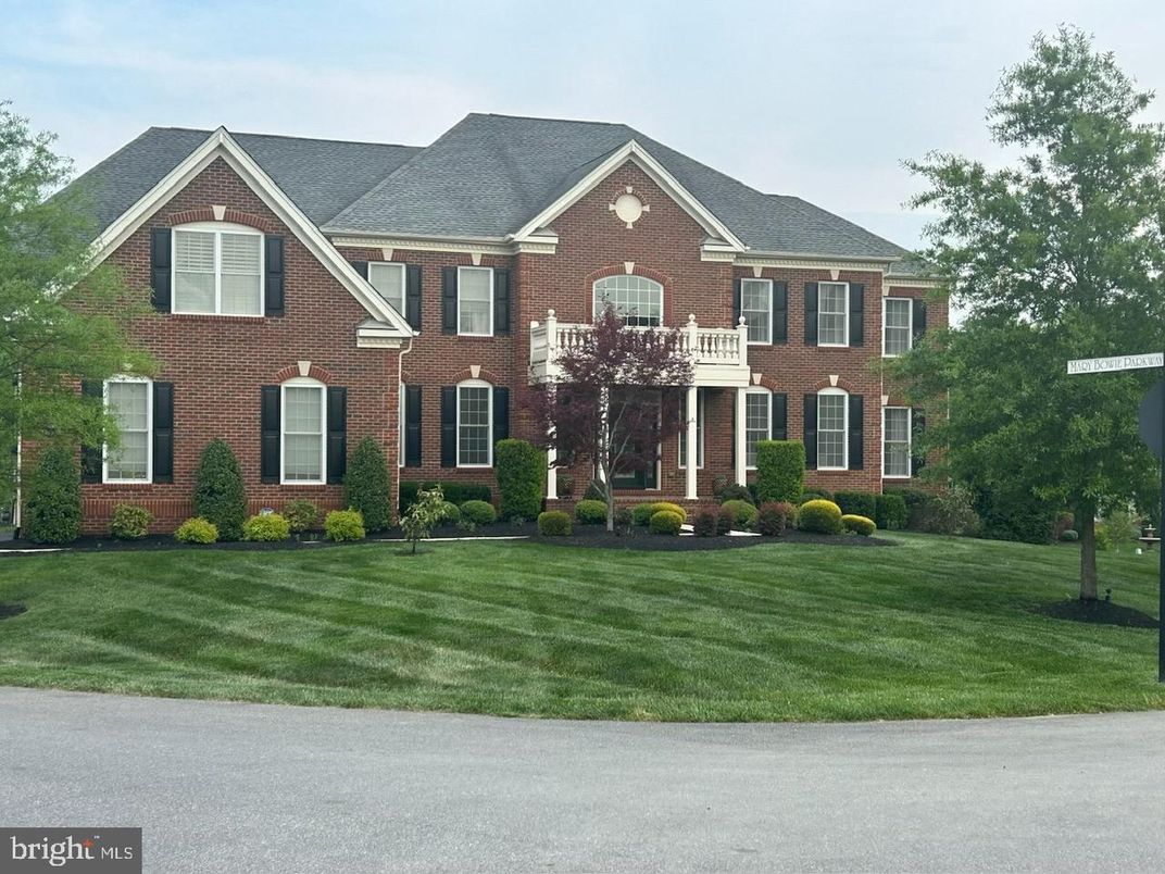 Exterior, Facade, Brick Facade, Brick Traditional
