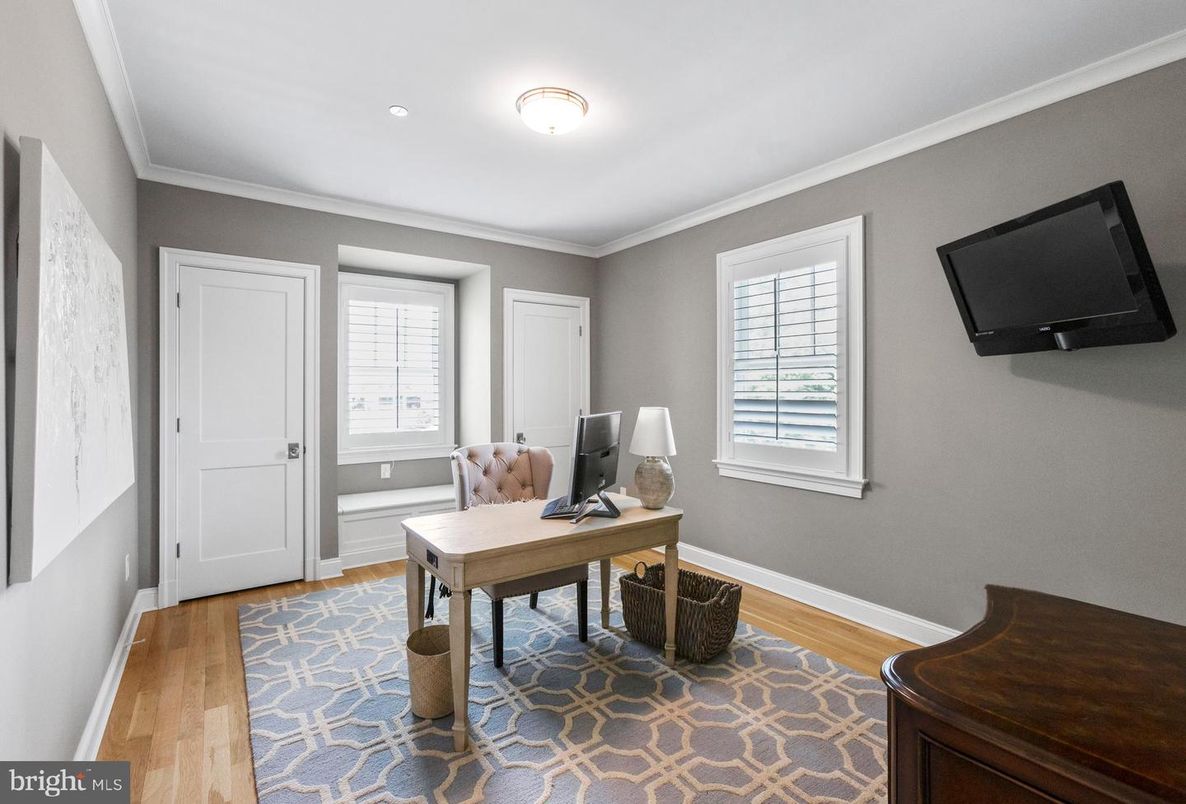 Home Office, Interior, Recessed Lighting, Wood Texture Flooring