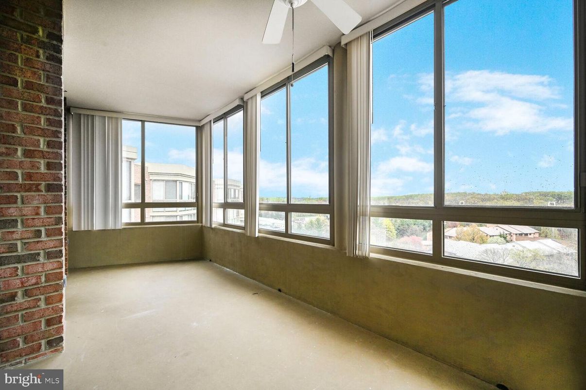 Empty room, Interior, Stone Walls, Sun Room