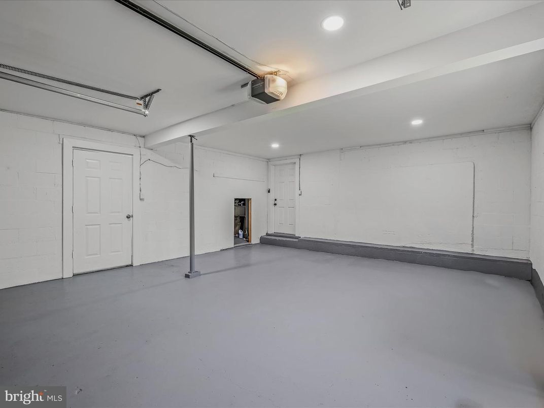 Garage, Interior, Recessed Lighting