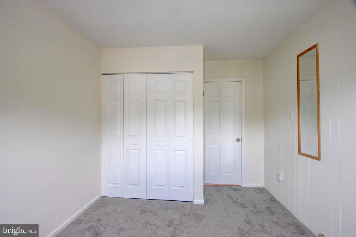 Detached Garage, Empty room, Interior