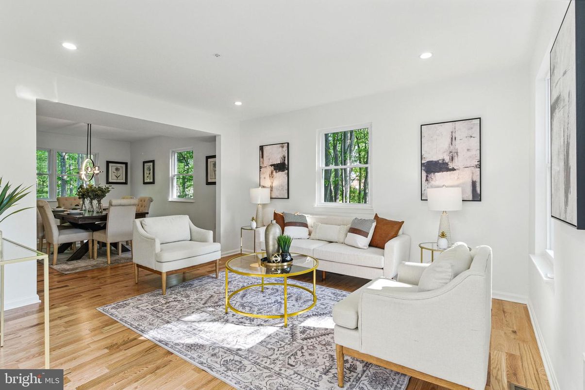 Dining room, Interior, Living room, Pendant Lights, Recessed Lighting, Wood Texture Flooring