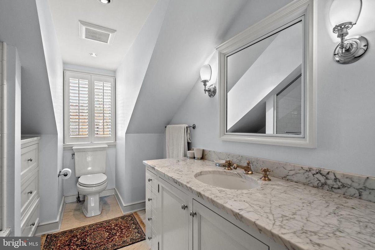 Bathroom, Interior, Recessed Lighting