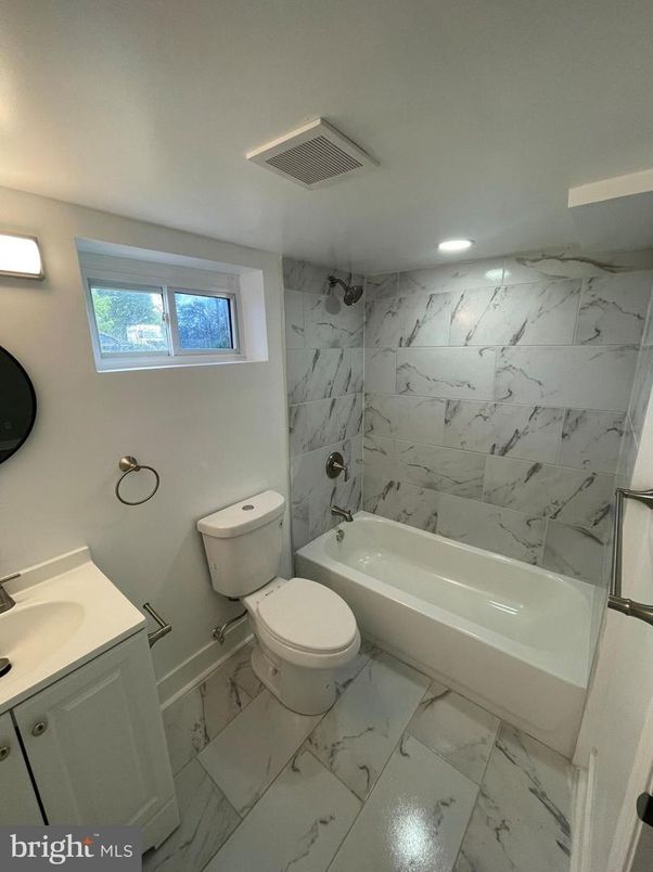 Bathroom, Interior, Marble, Marble Walls, Recessed Lighting