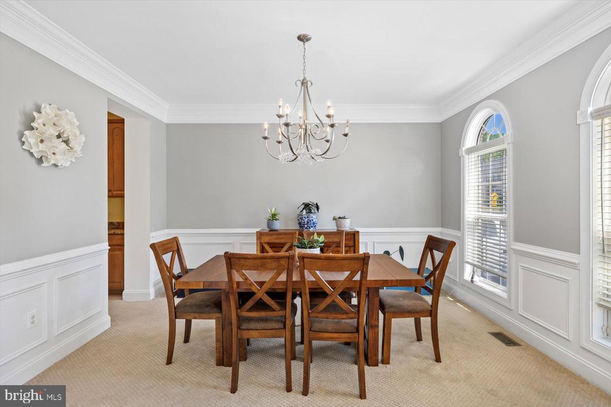 Chandelier, Dining room, Interior