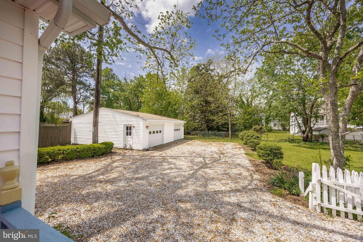 Backyard, Detached Garage, Exterior