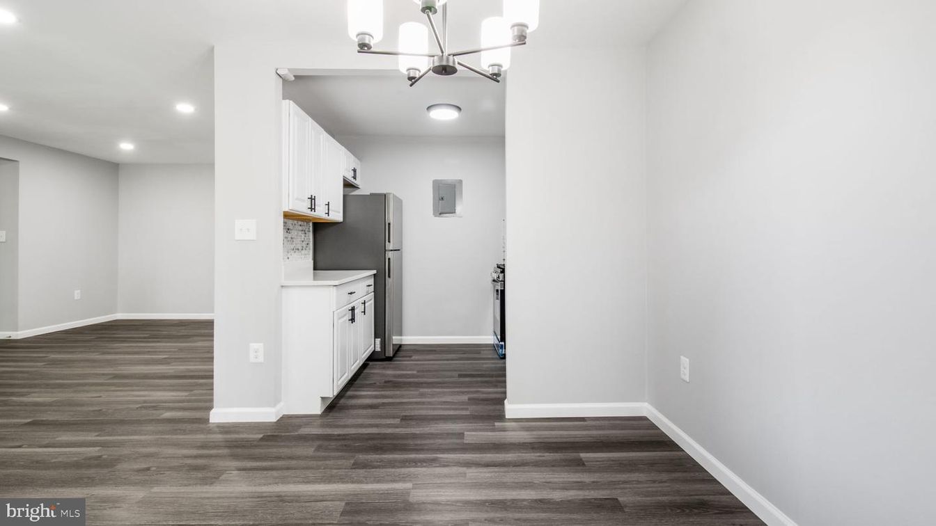 Chandelier, Interior, Kitchen, Recessed Lighting, Wood Texture Flooring