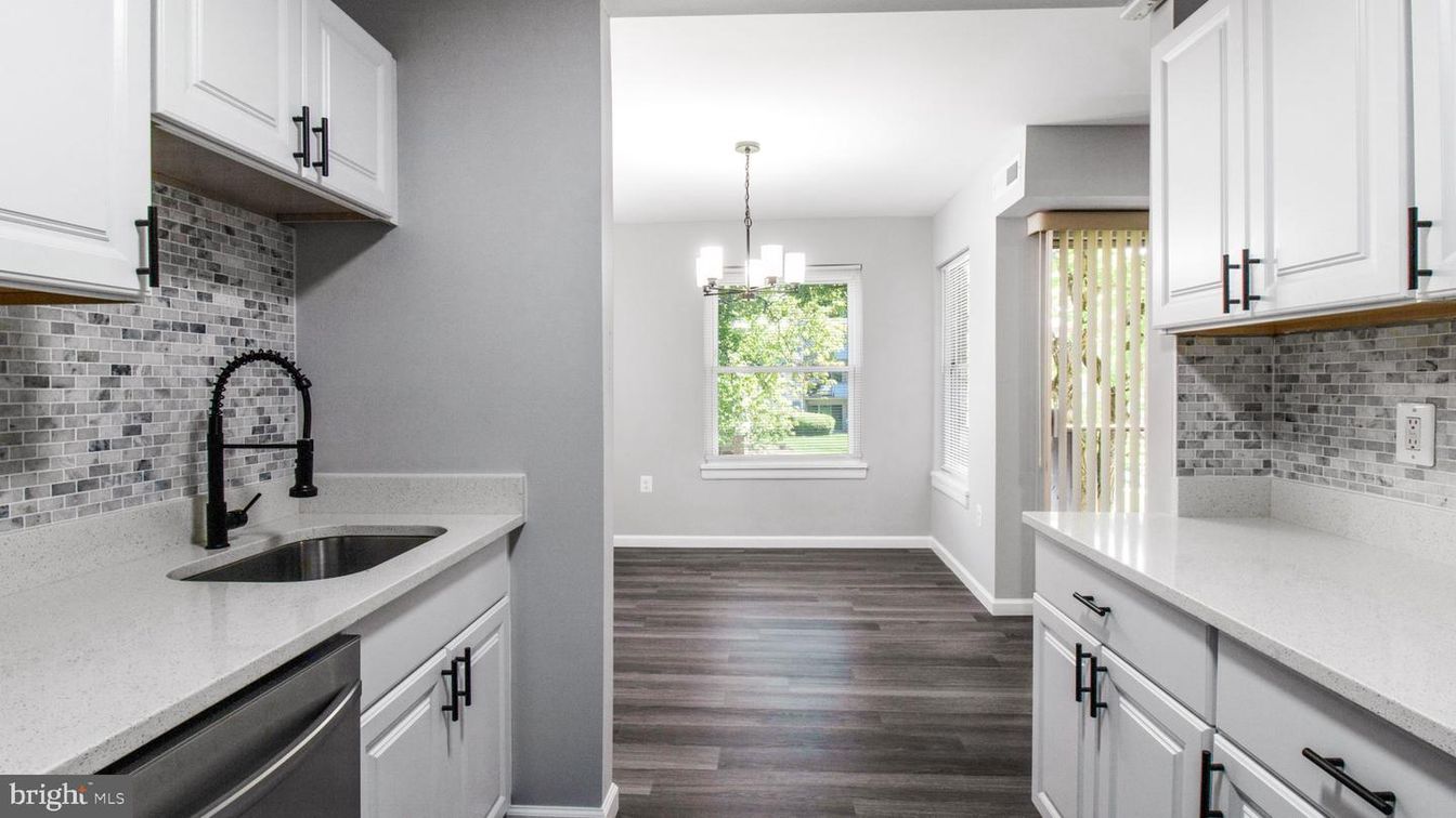 Interior, Kitchen, Pendant Lights, Wood Texture Flooring